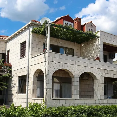 Cvetka Dubrovník