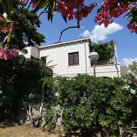 Rooms Cvetka Guest house