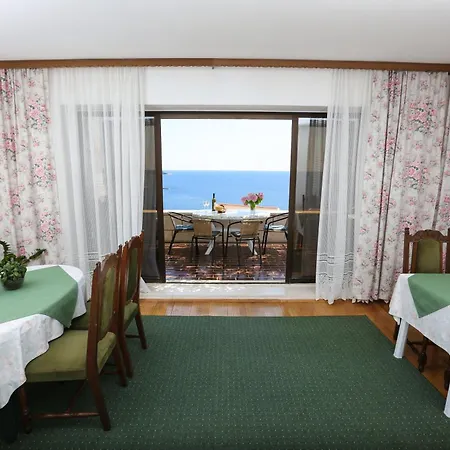 Guest house Rooms Cvetka 3*